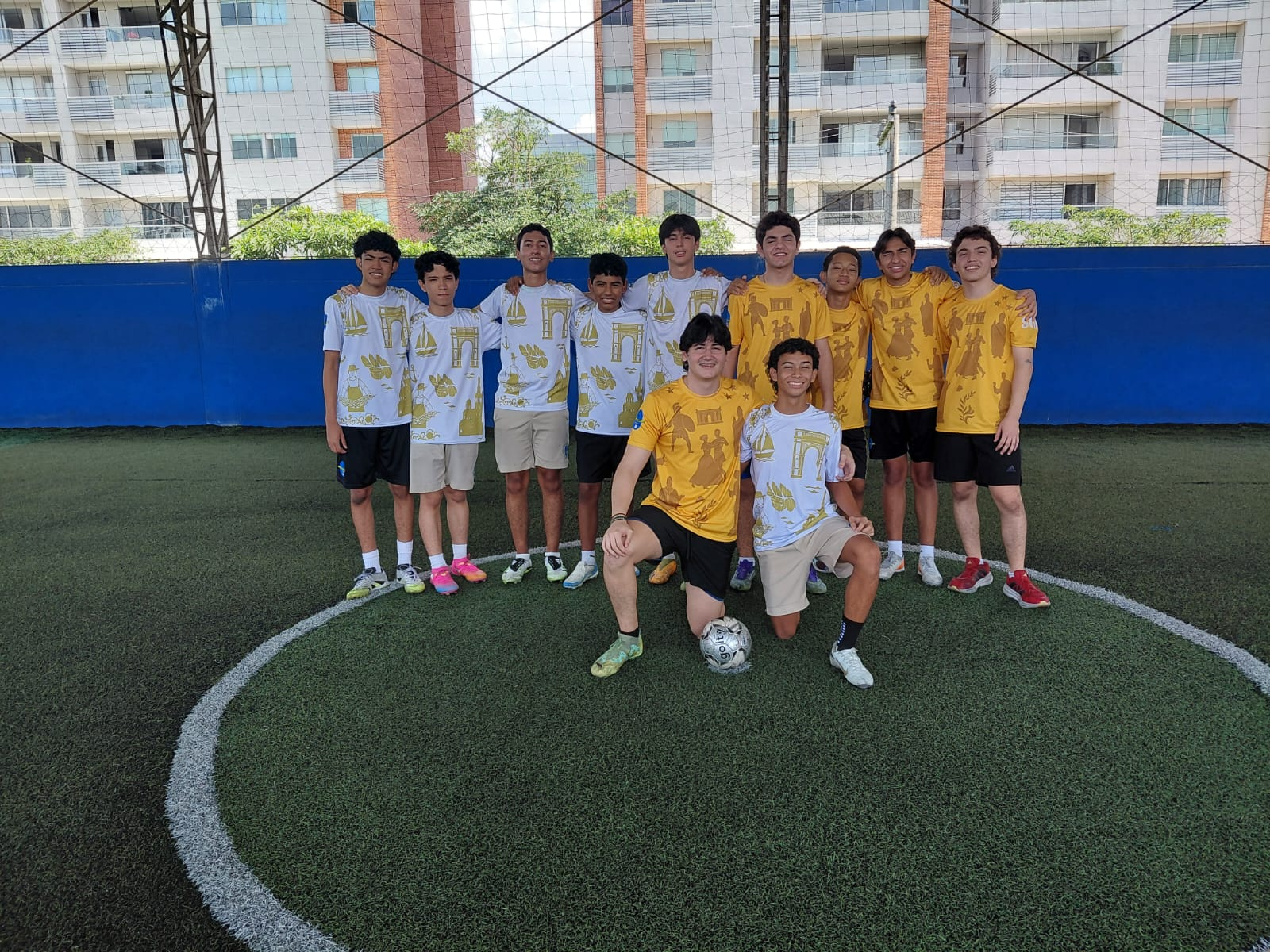 Estudiantes de Cervantes Section